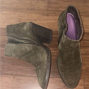 Aquatalia Green Suede Boots